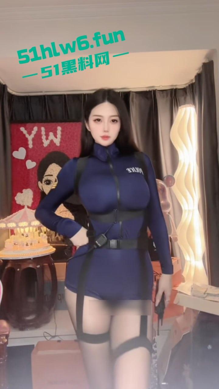 抖音巨乳长腿女神【小莹子是汤圆妈】百万粉丝女网友，表面贤妻良母背地却是性瘾母狗，被开盒曝光私密照。-13