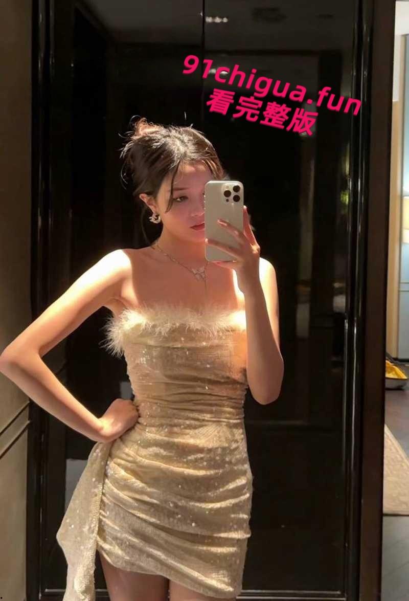 北京城市学院少女【王晗】性爱视频泄露，高颜值学生妹露脸口交，骑乘撸管还被颜射！-3