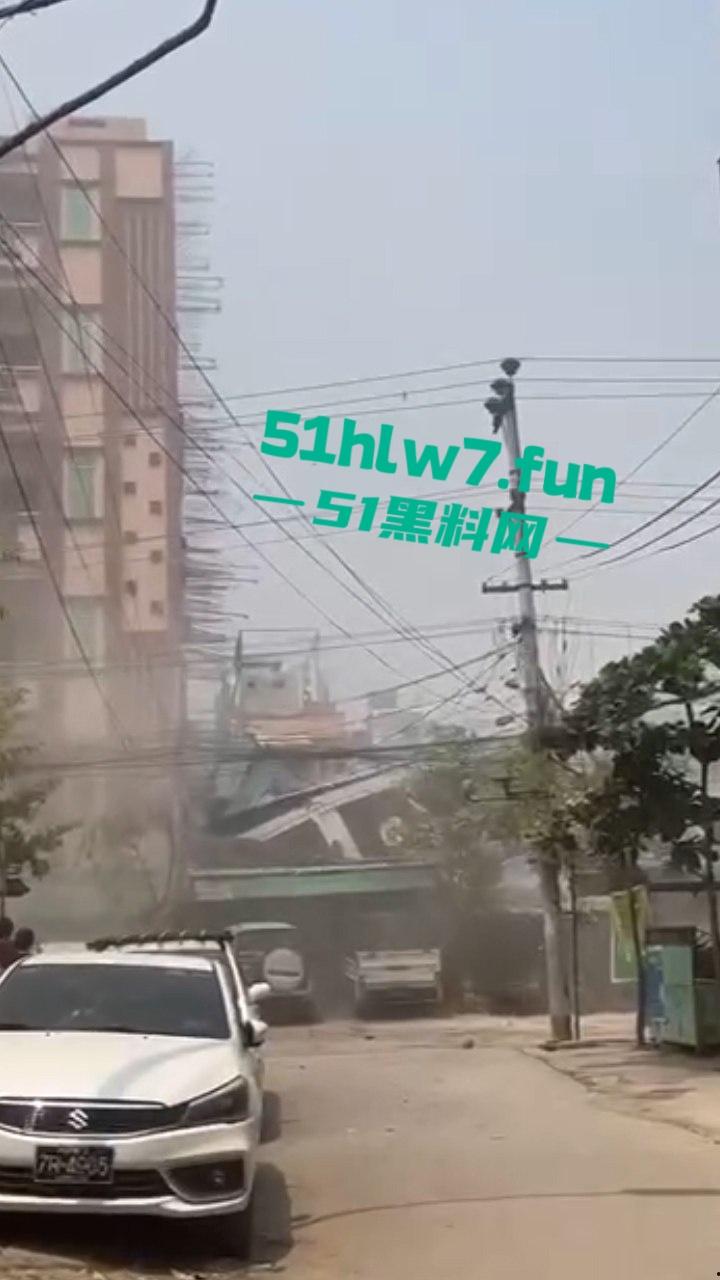 缅甸7.7级震后中国救援队紧急出手仍有众多受难者被压，高温湿臭蚁虫霍乱惨如地狱。-1