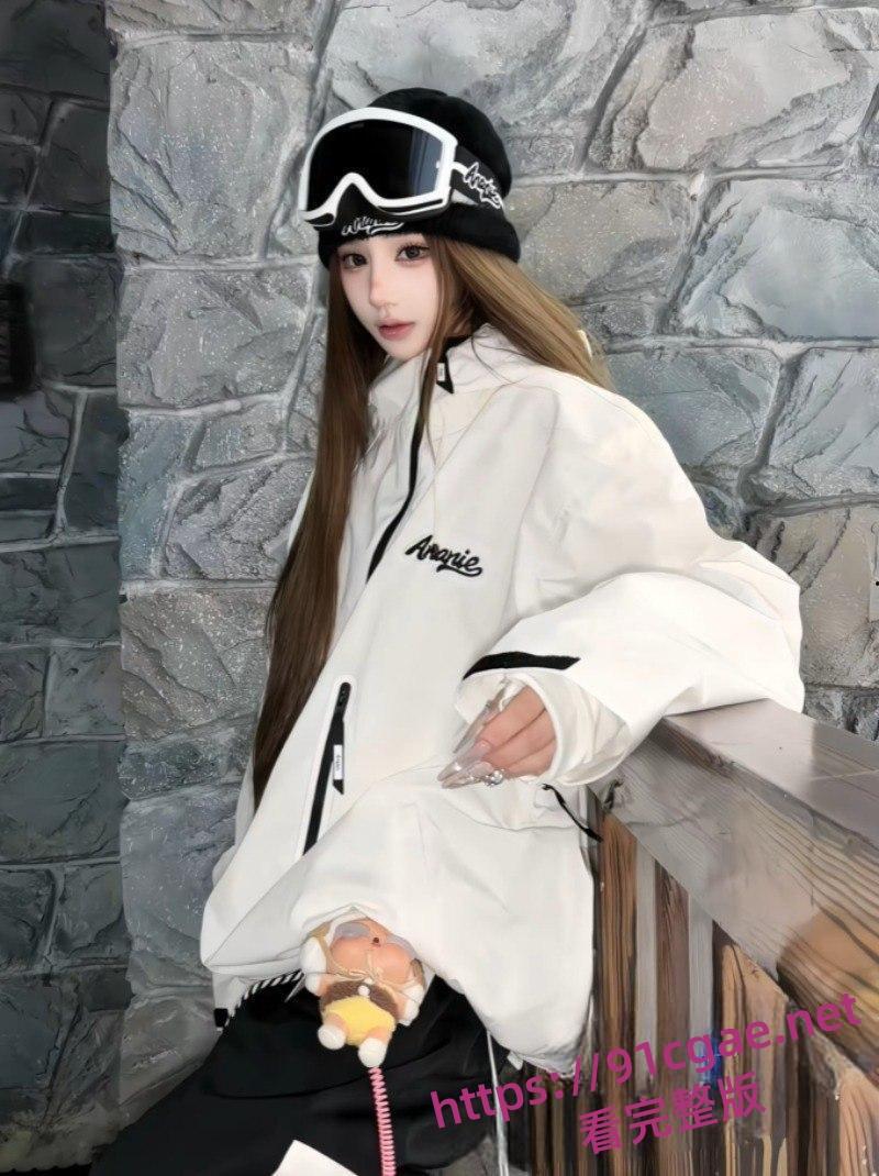 滑雪圈老白与美女陪玩事件 3000陪滑费给不起？女主直播发声控诉白嫖行为-1