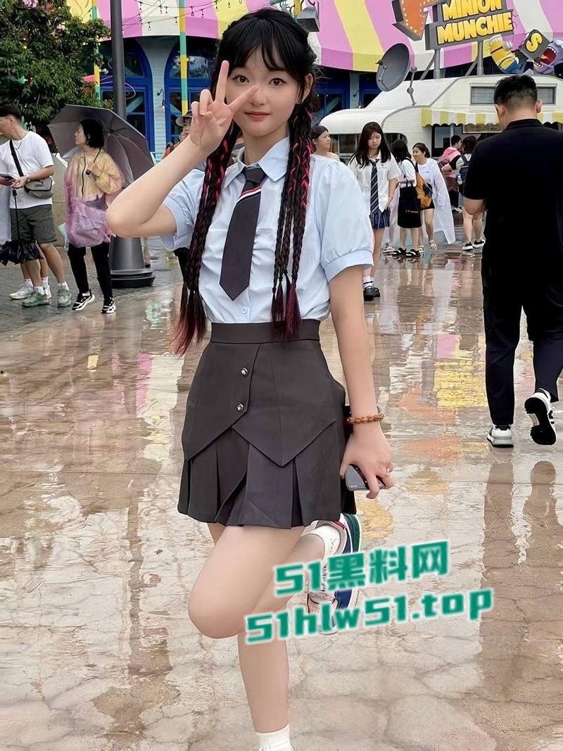 四川大学【安佳瑞】不雅视频曝光，清纯学生妹逃课与同学约炮，一线天小穴被操的淫水四溅，娇嫩酮体无限诱惑！-2