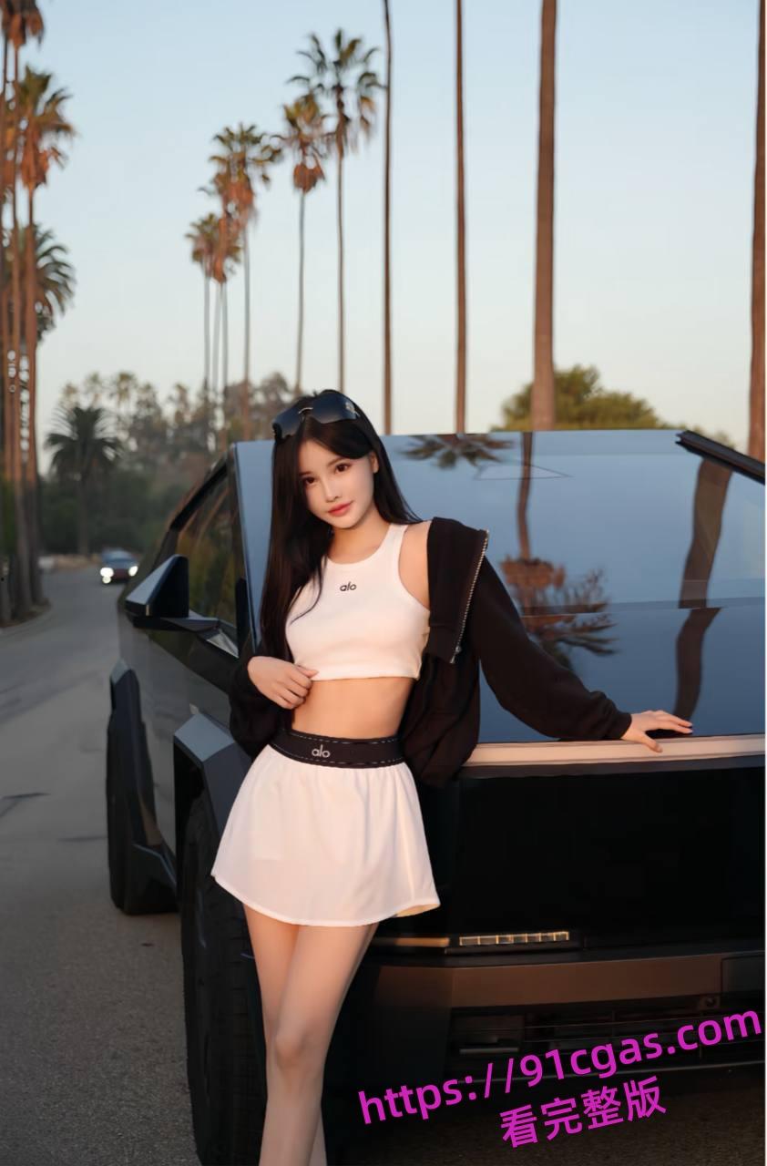 美国LA95后UCR女网红竟是ww上岸！靠着男友的钱在US读书却送逼大哥-7