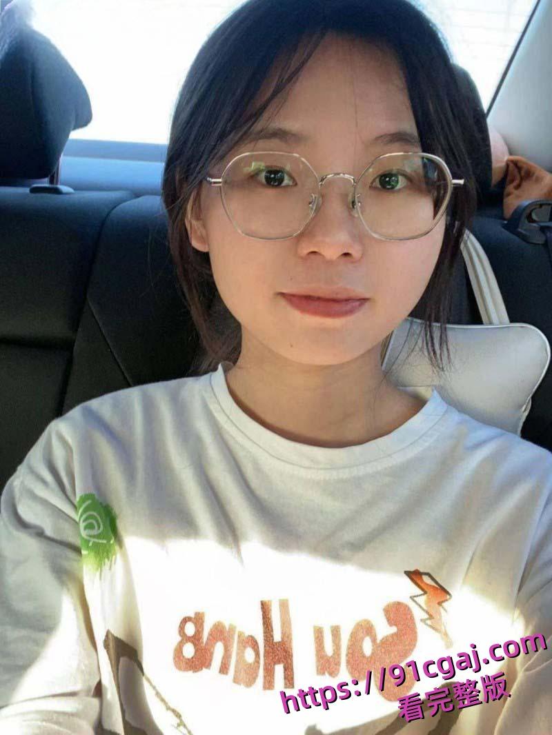 南京财经大学钟伟婷背着男友出轨富二代 被多次内射还为其打胎 露脸口交反差至极!-1