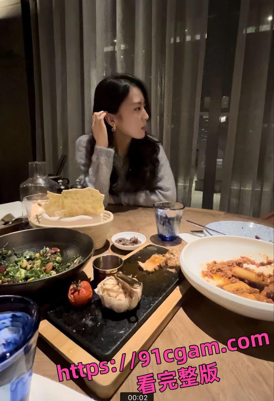 金主包养20岁野模惊爆反转!以为“公交车”,不料极品身材“很森林”!-1