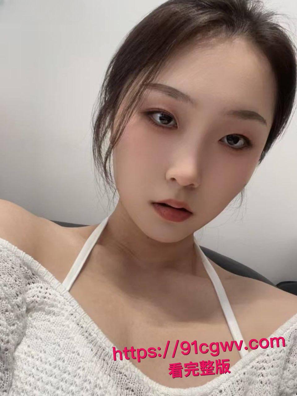 西安瑜伽老师刘珍曼性爱视频流出！黑丝开档翘臀被后入狂干，蜜桃屁股夹鸡巴榨到腿软喷水-6