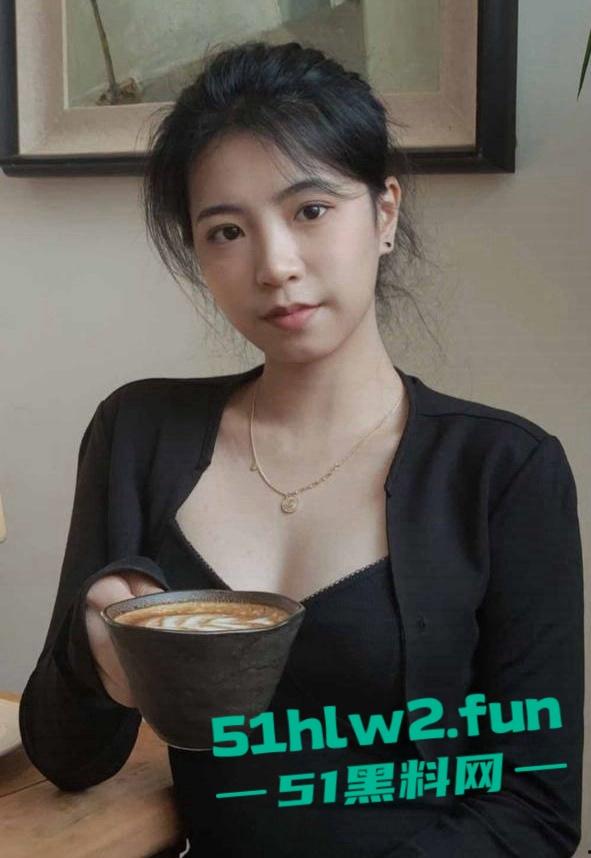 广西南宁反差女教师【柳林依】网上卖弄骚资生活照被扒，性爱视频曝光娇喘淫叫声不断！-11