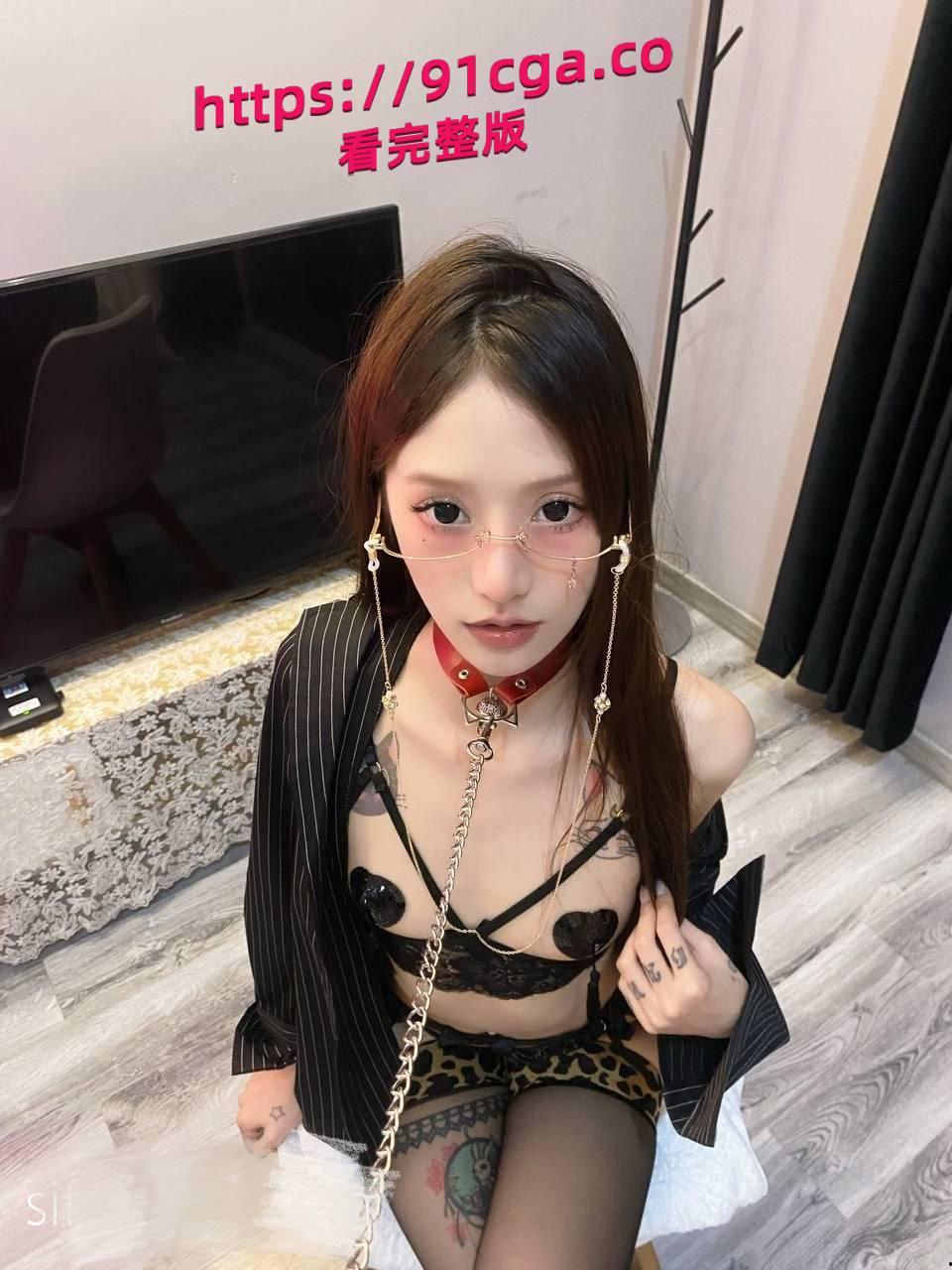 清纯女大学生 张丽，平时在学校装三好学生，脸蛋清纯得能掐出水-4