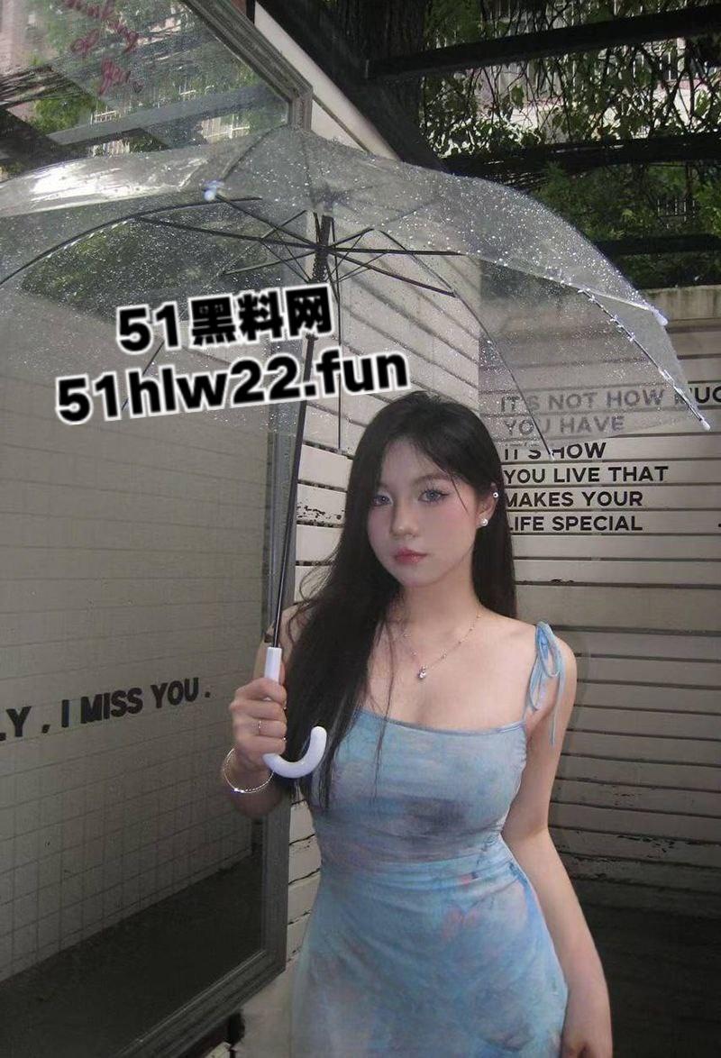 哈尔滨师范大学研究生【陈莹丽】高颜值完美身材御姐,背着男友偷情做爱打桩视频曝光。-10