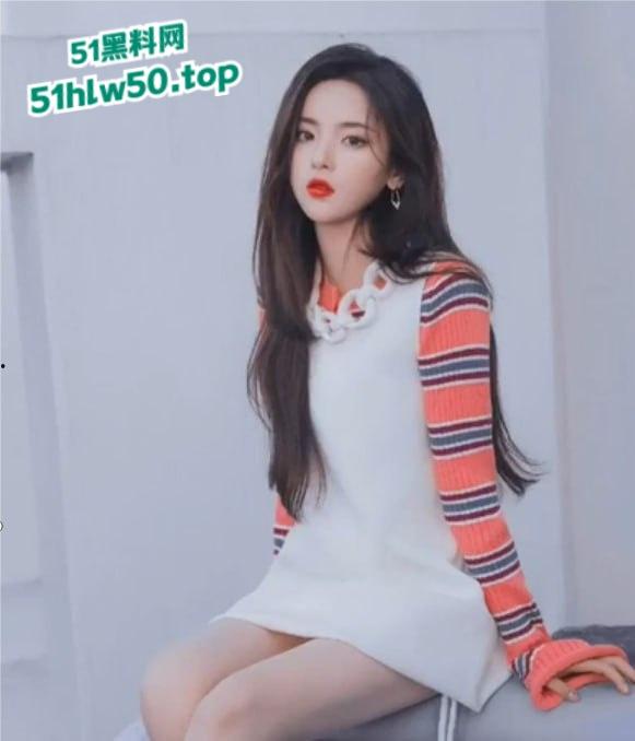 女神【杨超越】闺房秘事大曝光，黑丝制服性爱合集，这还是那个清纯妹妹吗？-6