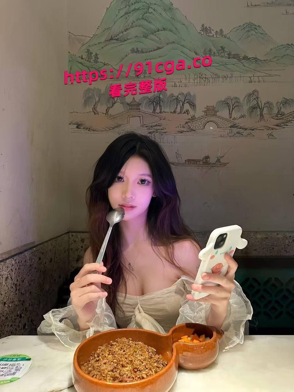 高颜值反差婊莎莎,这妹子高颜值脸蛋甜美,妥妥的人间尤物,与男友激情性爱,把女友都给操哭-1