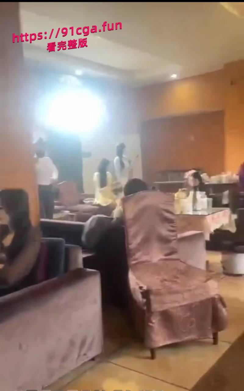 四川绵阳青龙舞厅探店记：艺术生兼职，舞厅不跳舞，纯选人带走干快餐！-3