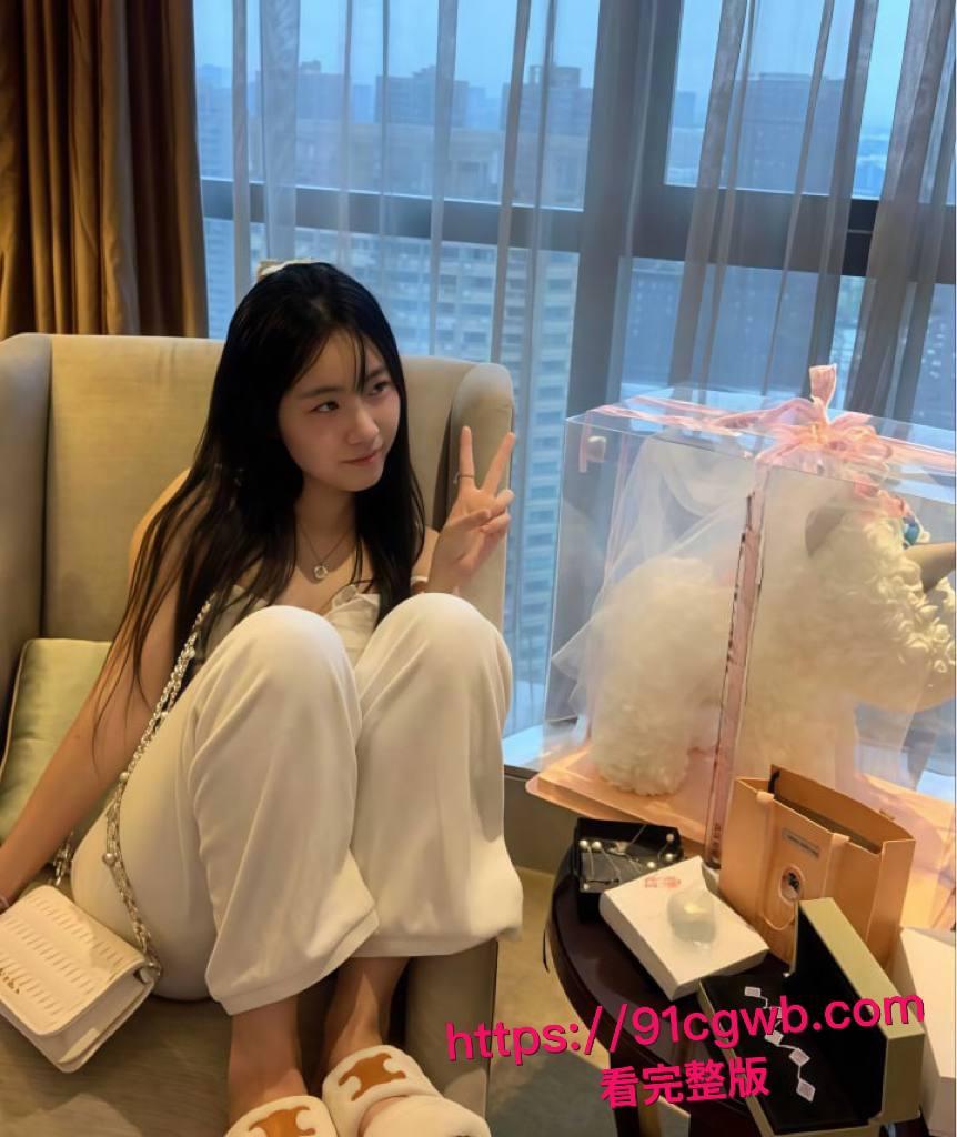 微博反差网红“悲伤口袋小狗”欲望脸口交吃鸡笑开颜！高颜值清纯母狗自慰口交合集，母狗本性暴露无遗！-6