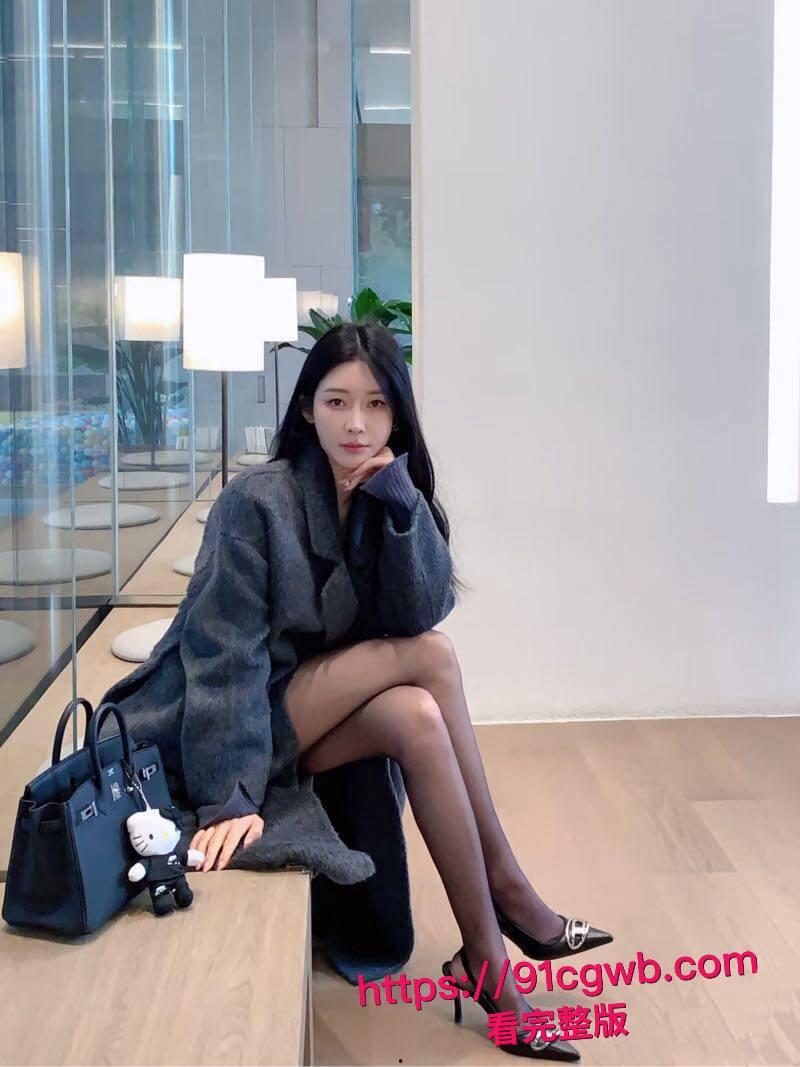 吉林极品御姐陈钰琪包养调教自拍全泄密！黑丝白丝情趣内衣轮番上阵，多姿势爆操嫩穴！-4