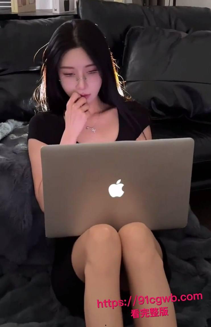 吉林极品御姐陈钰琪包养调教自拍全泄密！黑丝白丝情趣内衣轮番上阵，多姿势爆操嫩穴！-11