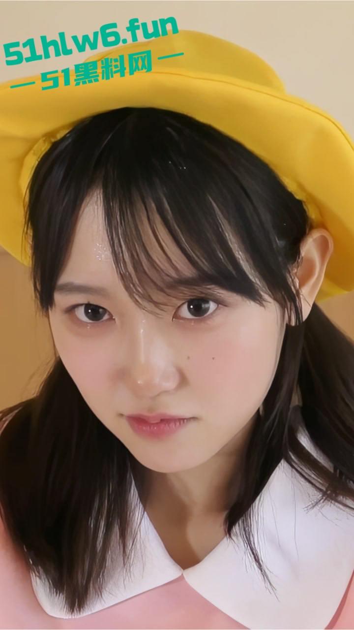 大神勾引清纯邻家小妹，扎双马尾被大神玩弄趴在白嫩的酮体上，暴力抽插小嫩穴，骚货主动迎合超反差。-5