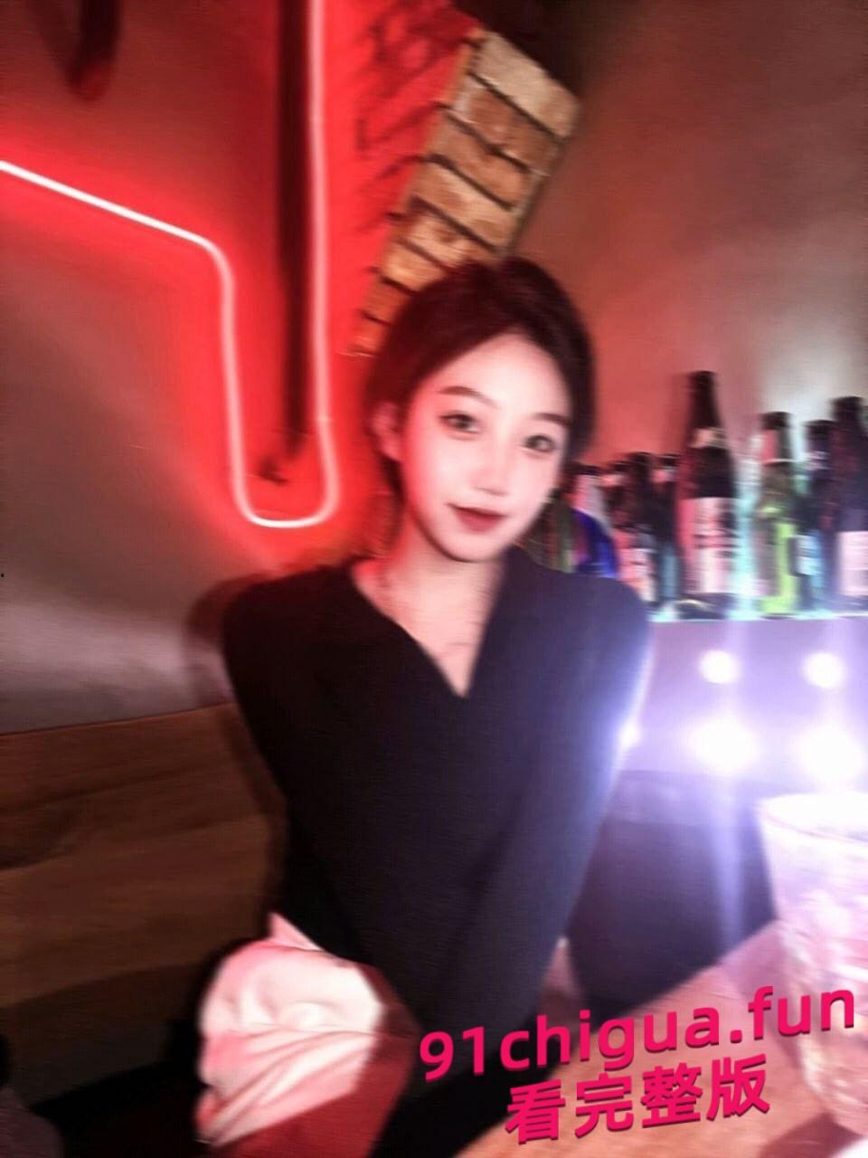 武汉音乐老师张小岚私会网友！初见即在学校口交！-7