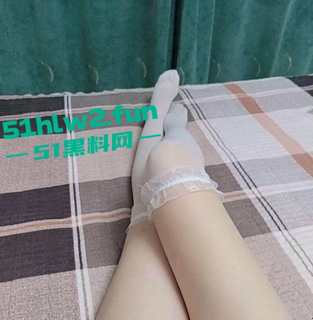 情人节调教小母狗，安徽女大学生【苏雪琳】异地恋男友无法满足骚逼，只能网调抠逼摸奶自我解压！-8