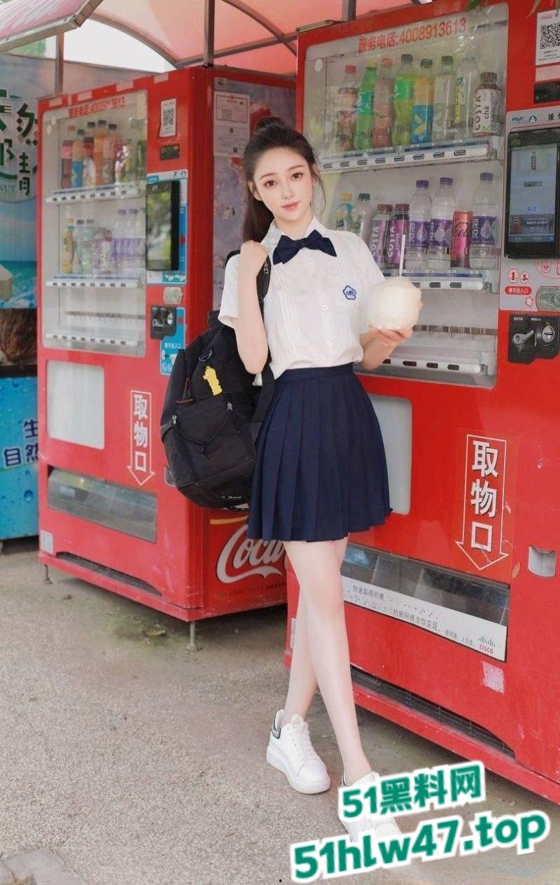 四川大学锦江学院，舞蹈系的校花【罗钰爽】完美身材人间尤物，一字马展示完美酮体。-7