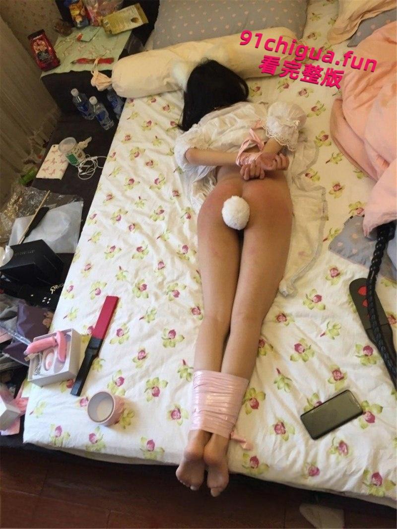 安徽六安皖西学院【邹芳婷】分手后无缝链接疯狂约炮，惨遭前男友报复曝光大量不雅私拍！-5