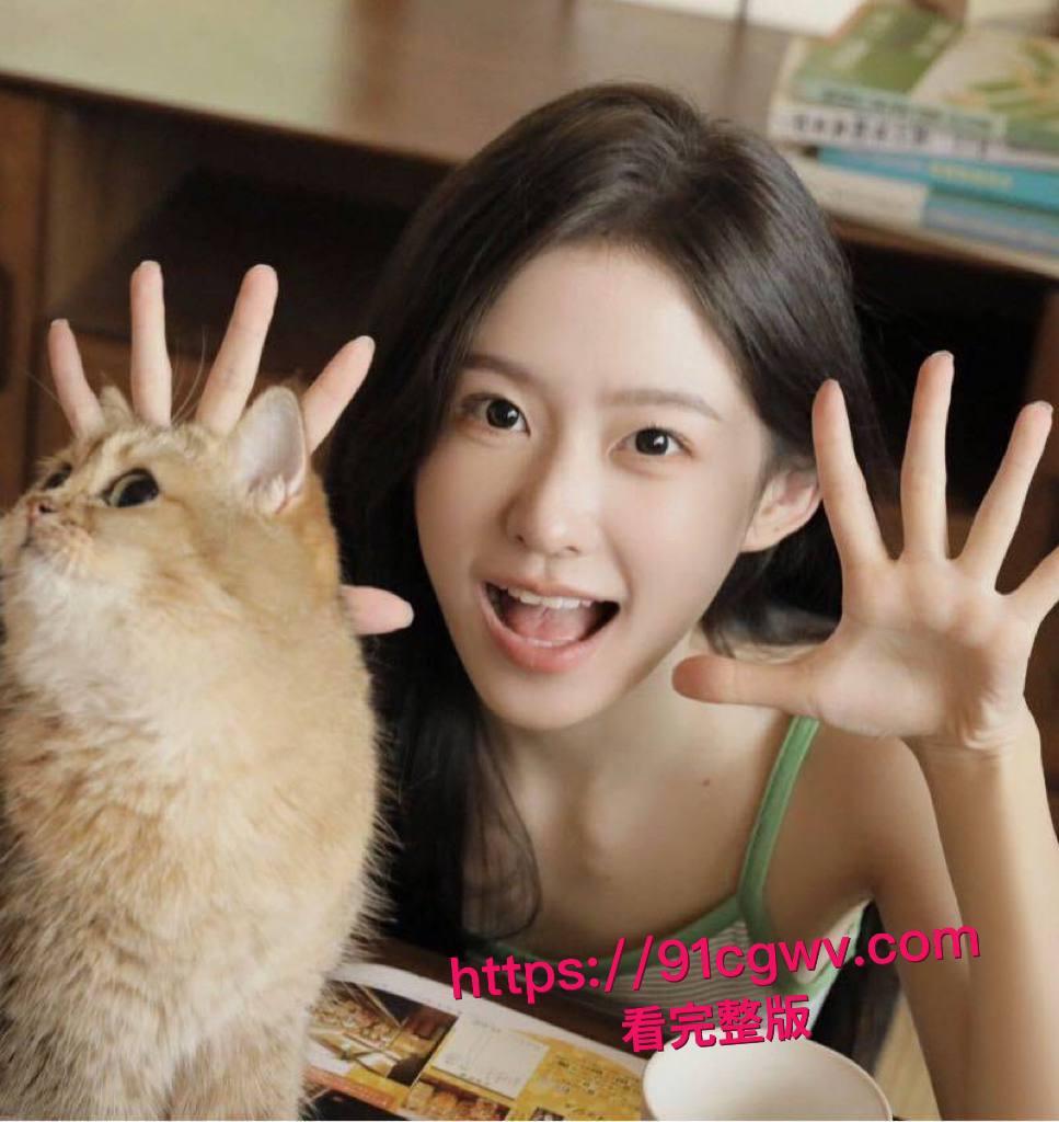 长春南关霓虹夜色下探探野花赵彤酒店狂欢，纹身大腿翘起爆插，大红蜡烛肚皮摆拍，视频尺度拉满！-5