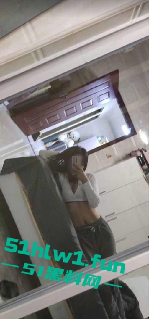 上海极品新婚人妻曝光【于思雨】给老公戴绿帽与炮友激战3分30秒精华视频流出。-5