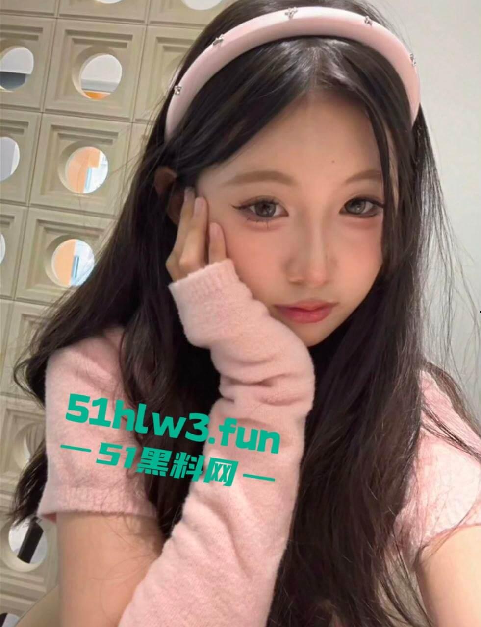 超性感大眼妹【刘亦欣】可爱颜值长腿反差婊，萝莉脸御姐身性感尤物修长美腿超诱人，做爱私拍被渣男流出。-3