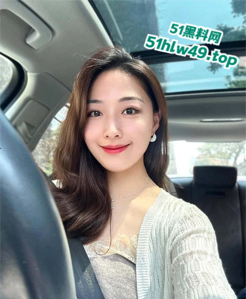 无锡美容院老板娘【李瑾妍】正值性欲旺年，网上到处约炮不雅视频被炮友泄密，90后宝妈尺度全开!-4