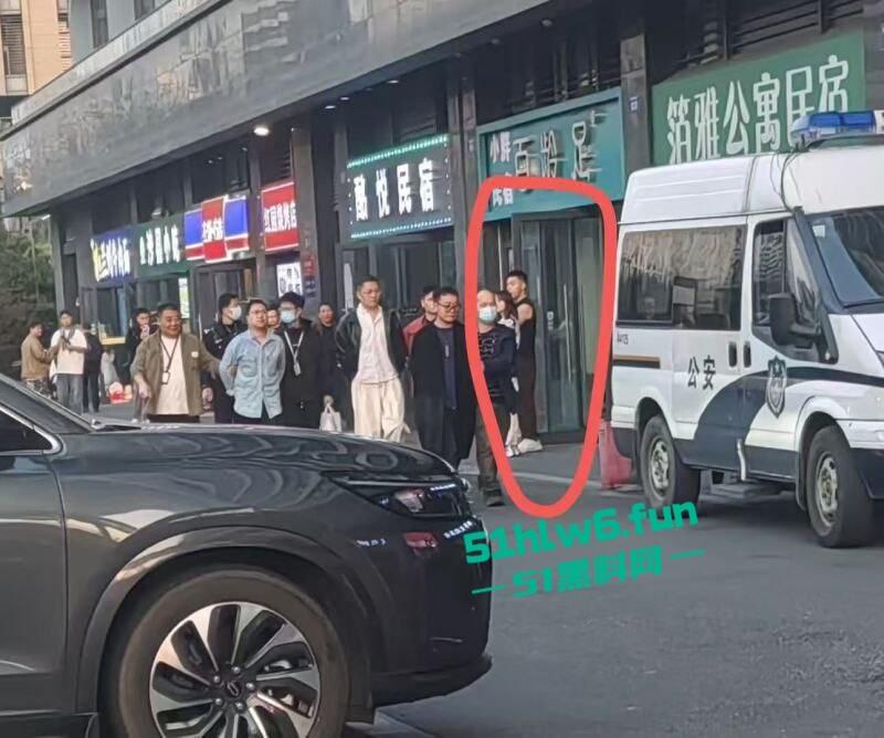 拼刺刀的注意了！浙江杭州一群gay东渡酒店聚众淫乱多男轮操一0被警察突击一窝端。-3