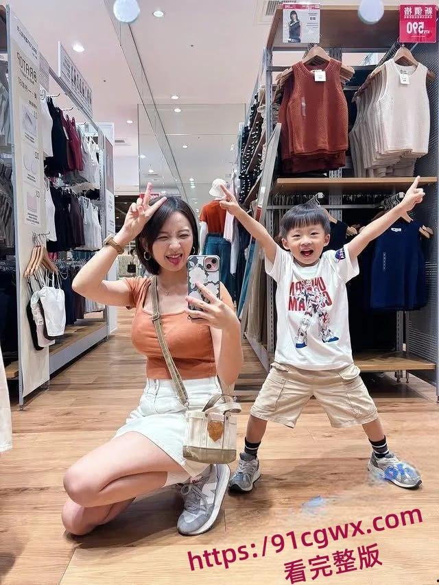 全网疯求台湾巨乳人妻网红梁梁怀孕床戏，孕期夫妻性爱外泄！-4