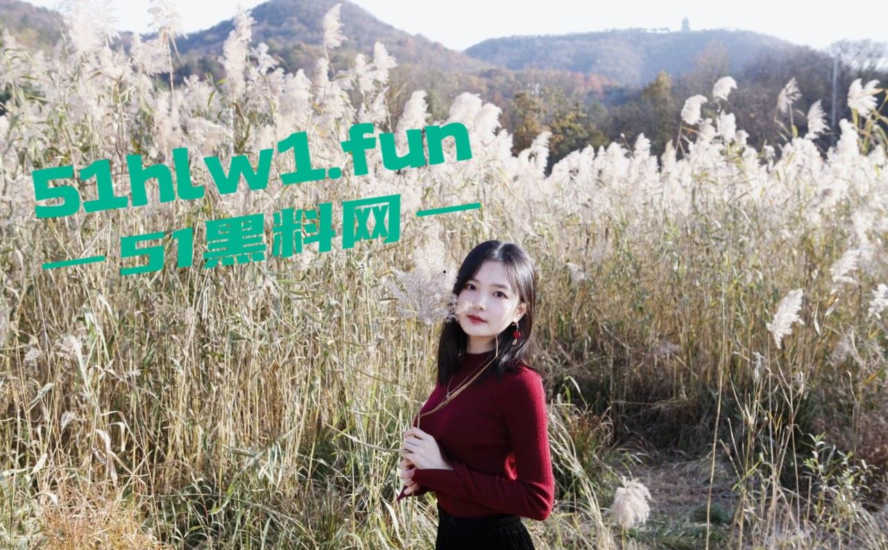 已婚老板带眼镜秘书出差，酒店运动操到天亮，工作和爽两不误，大战一夜工作和操逼同步进行！-4