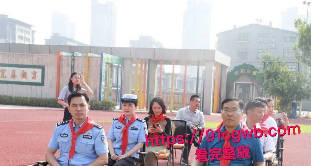 济南市中公安分局副队长 刘海涛 被曝谋私满足淫欲 女访民赵爽实名公开性爱视频 甚至多次要求与辅警3P！-2