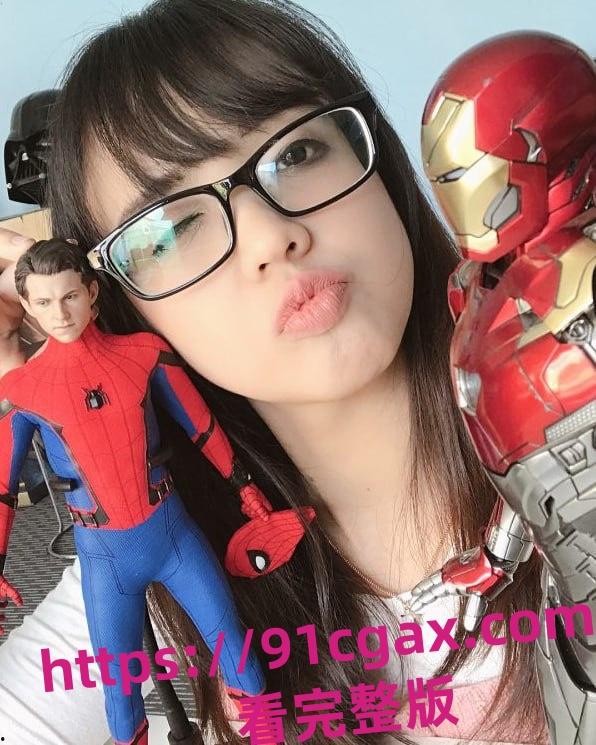 新加坡网络女歌手Amanda黑历史自拍流出 青涩的脸蛋下却是泛黑的骚逼反差太大!-7