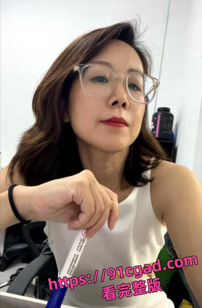 安徽涡阳一小学女校长不雅视频疯传全网，疑似被当地教育局长潜规则-1