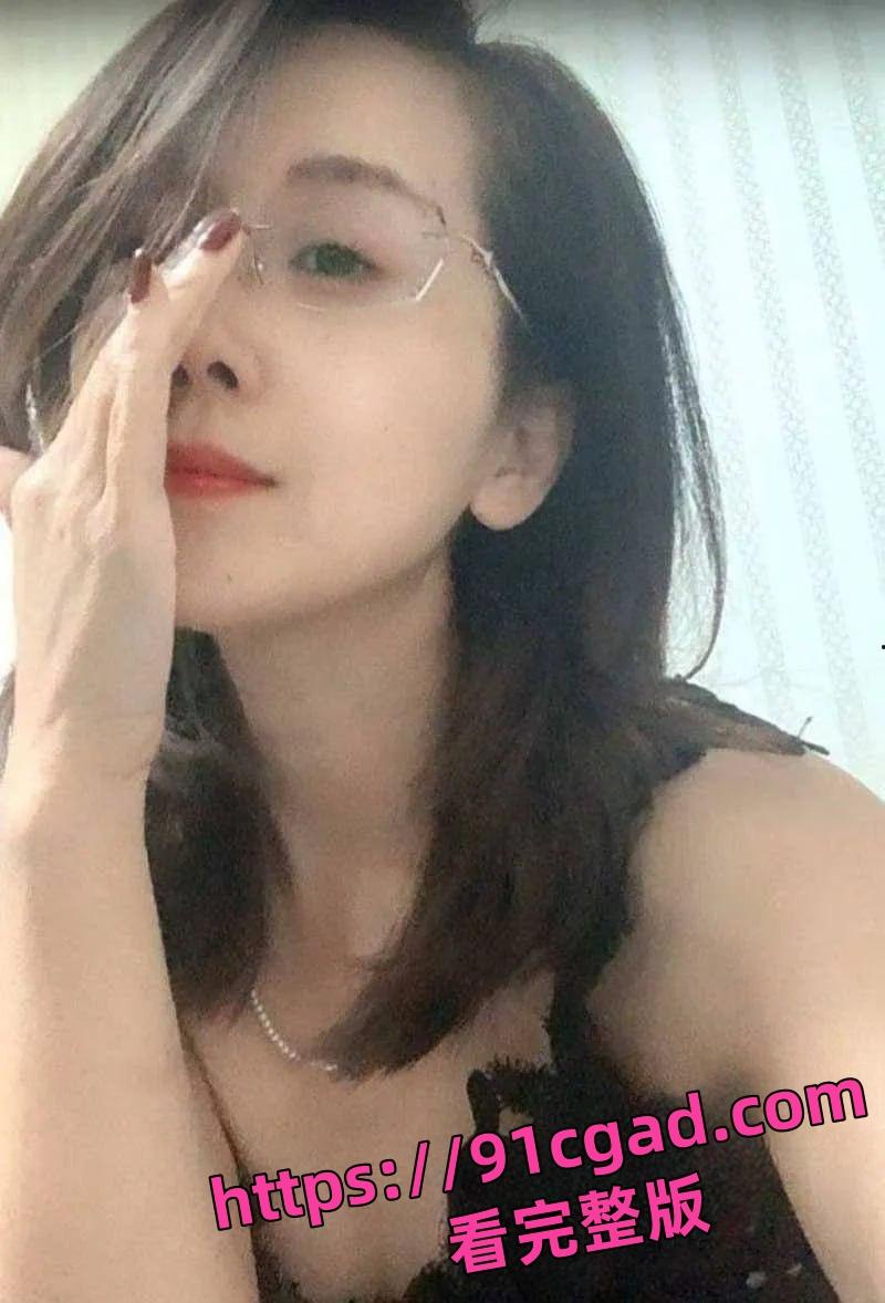 安徽涡阳一小学女校长不雅视频疯传全网，疑似被当地教育局长潜规则-8