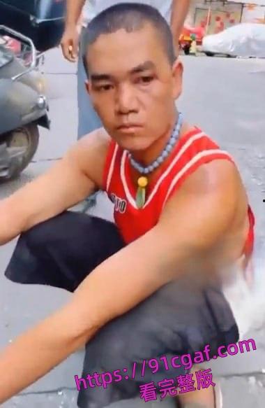 广西南宁兴宁区近日发生一起街头抢劫伤人事件抢劫后持刀无差别捅人-4