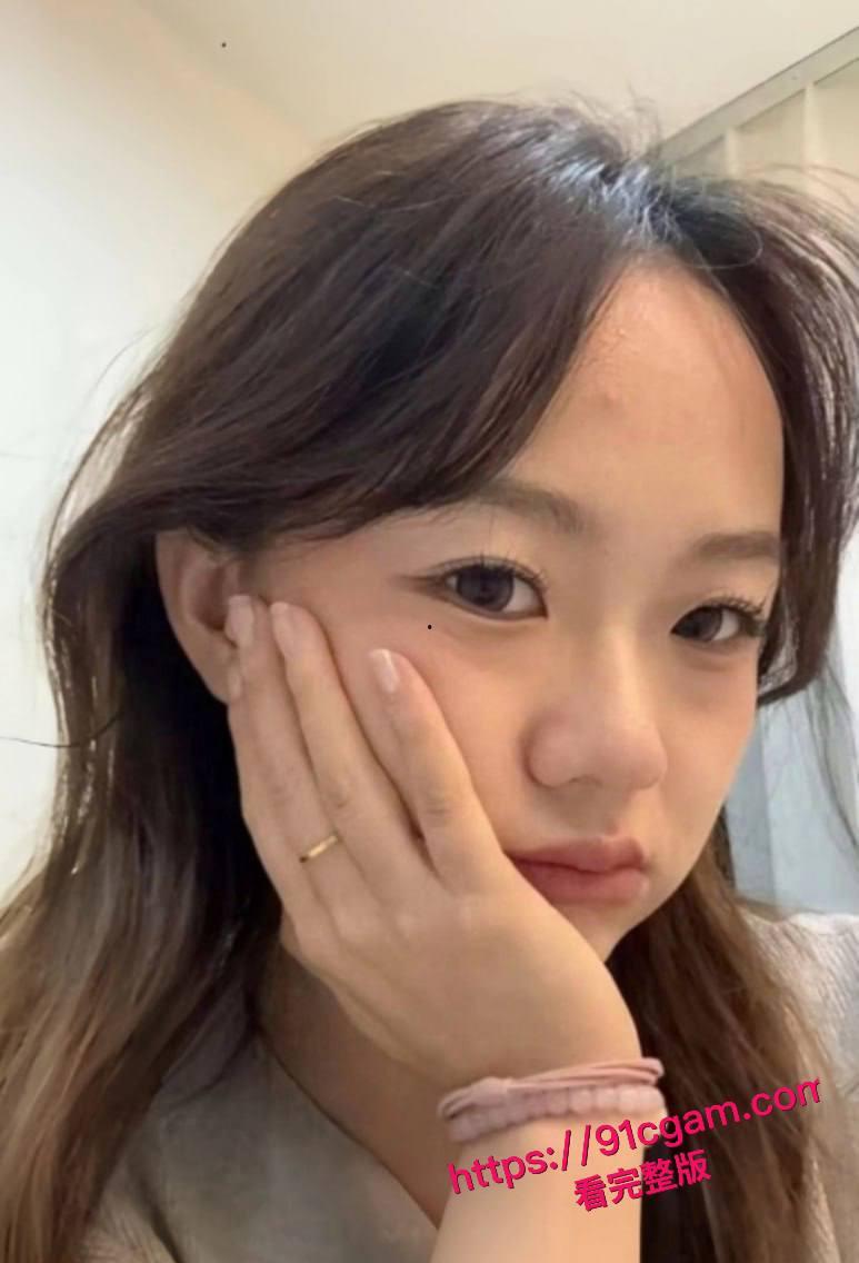 年轻就是耐操 郑州大学生 刘彤彤 清纯反差婊黑丝猛啃金主肉棒 多角度爆操 #黑丝 #郑州学生妹 #反差母狗-3