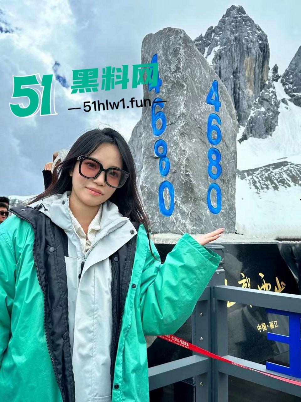 露出网黄【艺芋圆】高颜值大眼清纯母狗,主人调教成肉便器各种公共场合露出被扒出曝光后销声匿迹了。-3