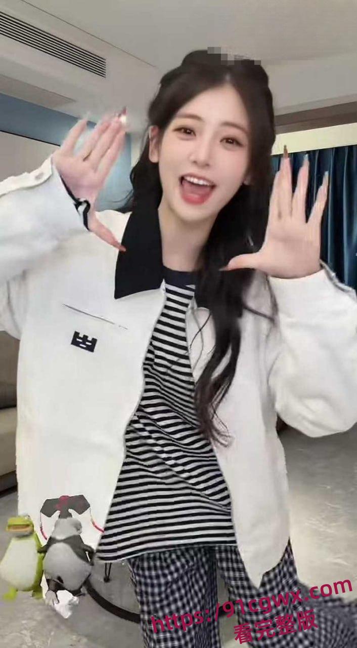 抖音570万粉网红我不叫龙虾王者荣耀10周年庆cos嫦娥 行为不雅玩反差引发热议 被网友扒出定制自慰视频-7