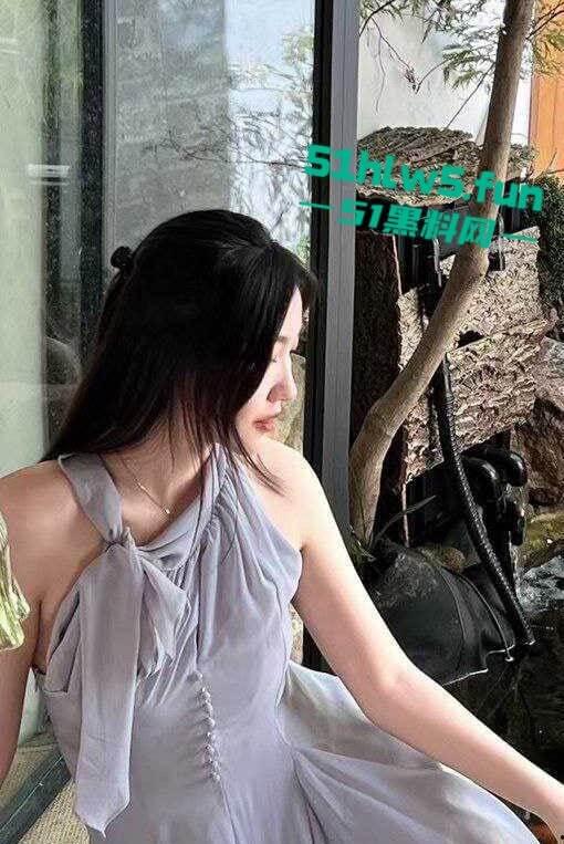 广州工商学院【谭梓柔】与男友性爱视频流出，花式玩弄性感尤物后入骑乘浪叫不止。-3