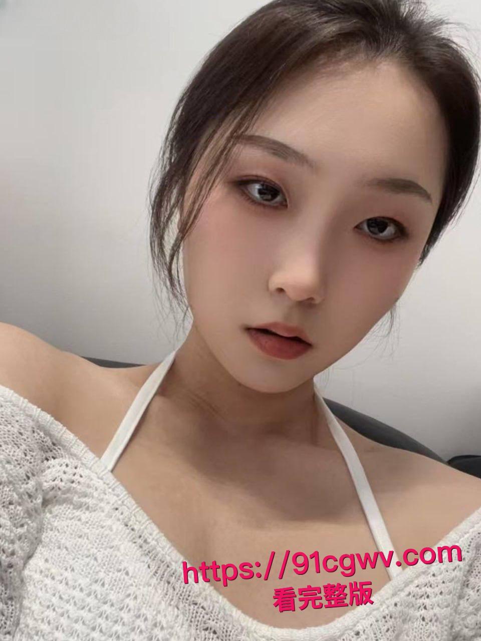 西安瑜伽老师刘珍曼性爱视频流出！黑丝开档翘臀被后入狂干，蜜桃屁股夹鸡巴榨到腿软喷水-6