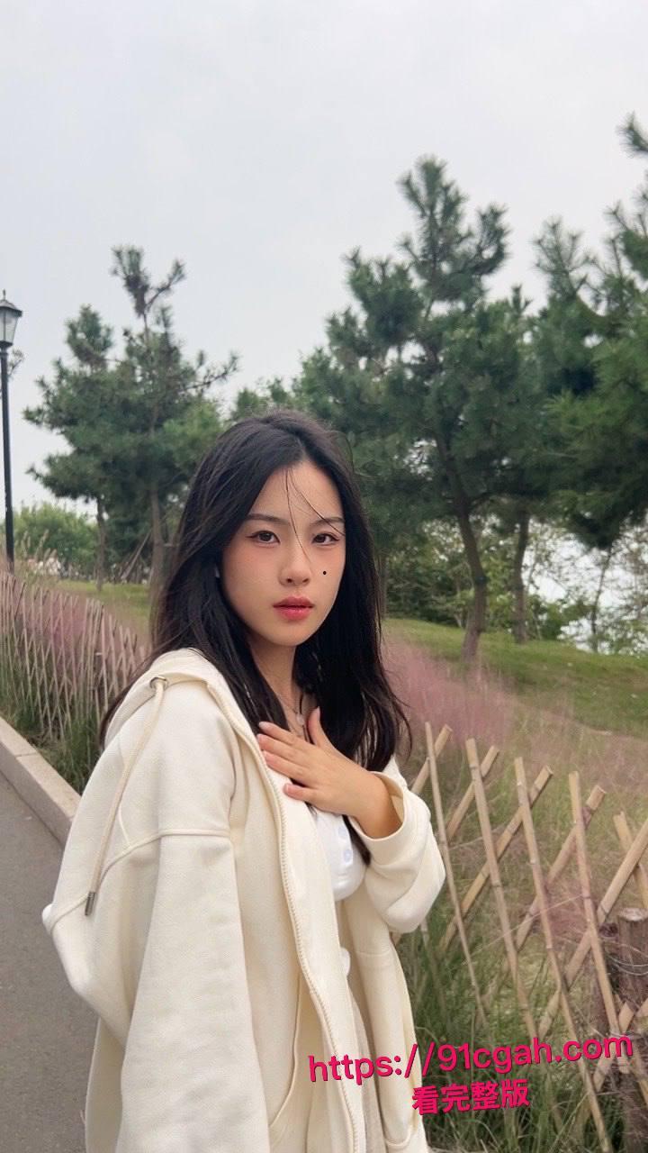 武汉美女助教 许安彤 填写母狗调查问卷 并被带到酒店爆操流出 高颜值 巨乳 粉嫩骚穴 学霸变身极品反差婊-1