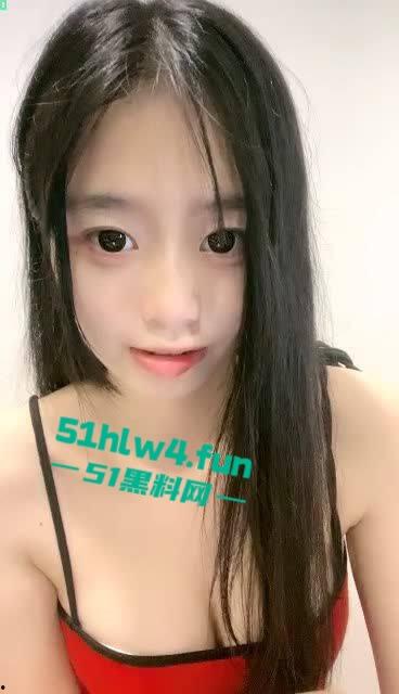 反差眼镜母狗【菠萝果酱】极品身材巨乳，颜值清纯自慰裸舞激情揉奶玩穴福利视频流出。-3