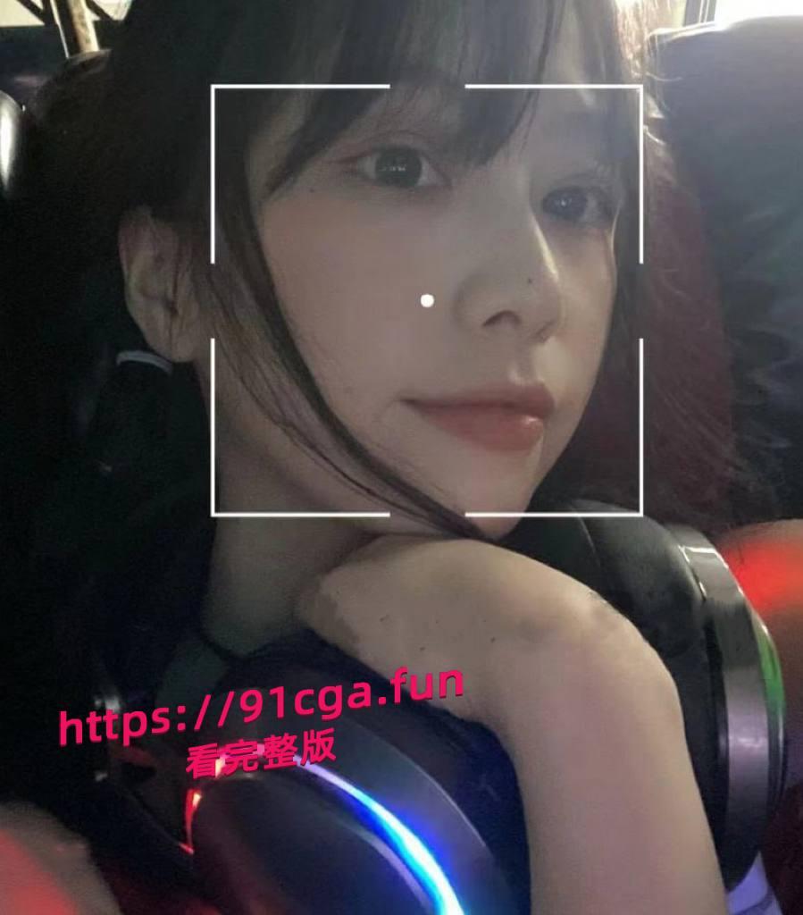 推特超级漂亮气质大学生 , 刚毕业的小母狗，以前在南航上学  ,高学历的985毕业直接做福利姬 #985学生妹-2