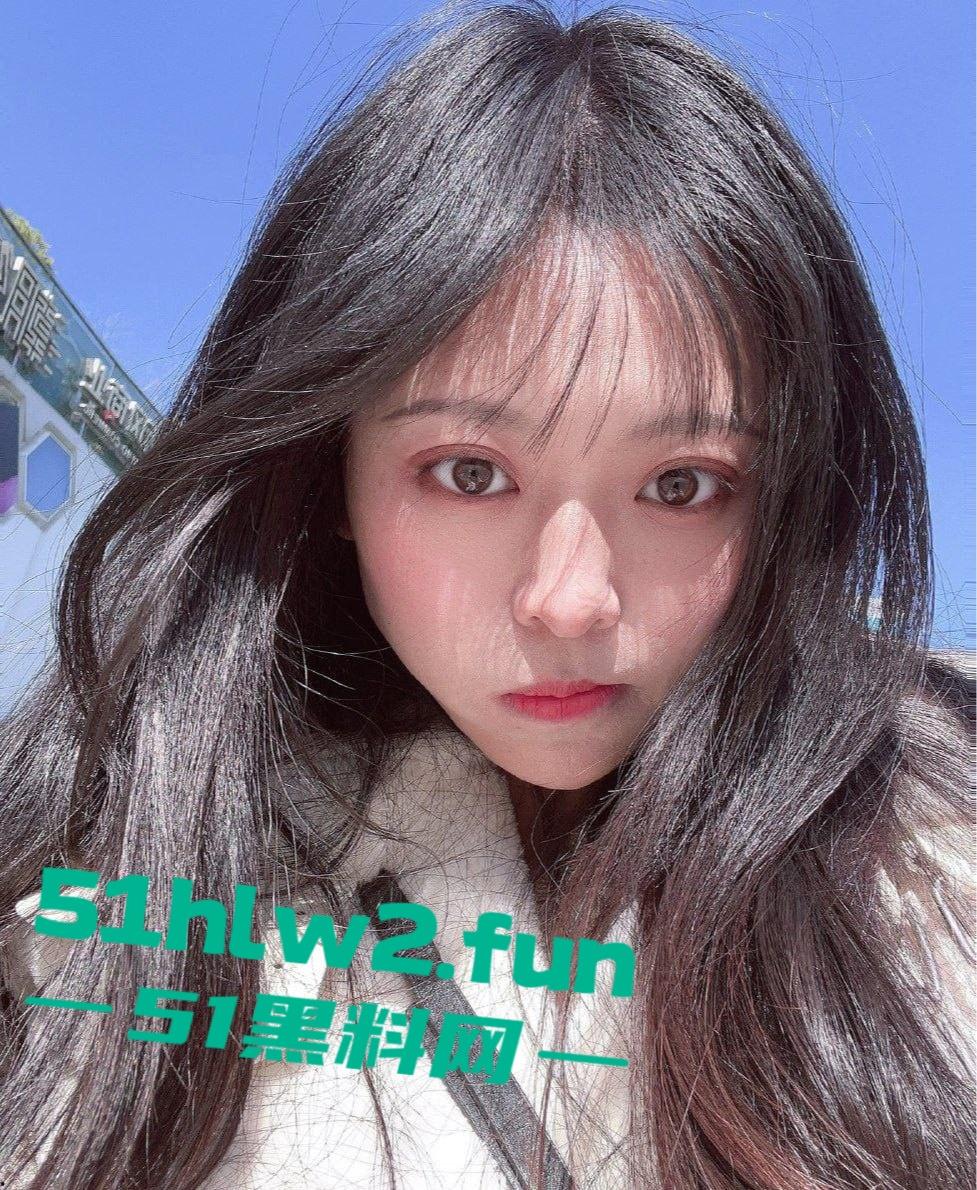 陕西师大【张美婷】一副学姐模样，结果被体育生玩到死，视频流出全网笑翻，母狗就这么做的！-3