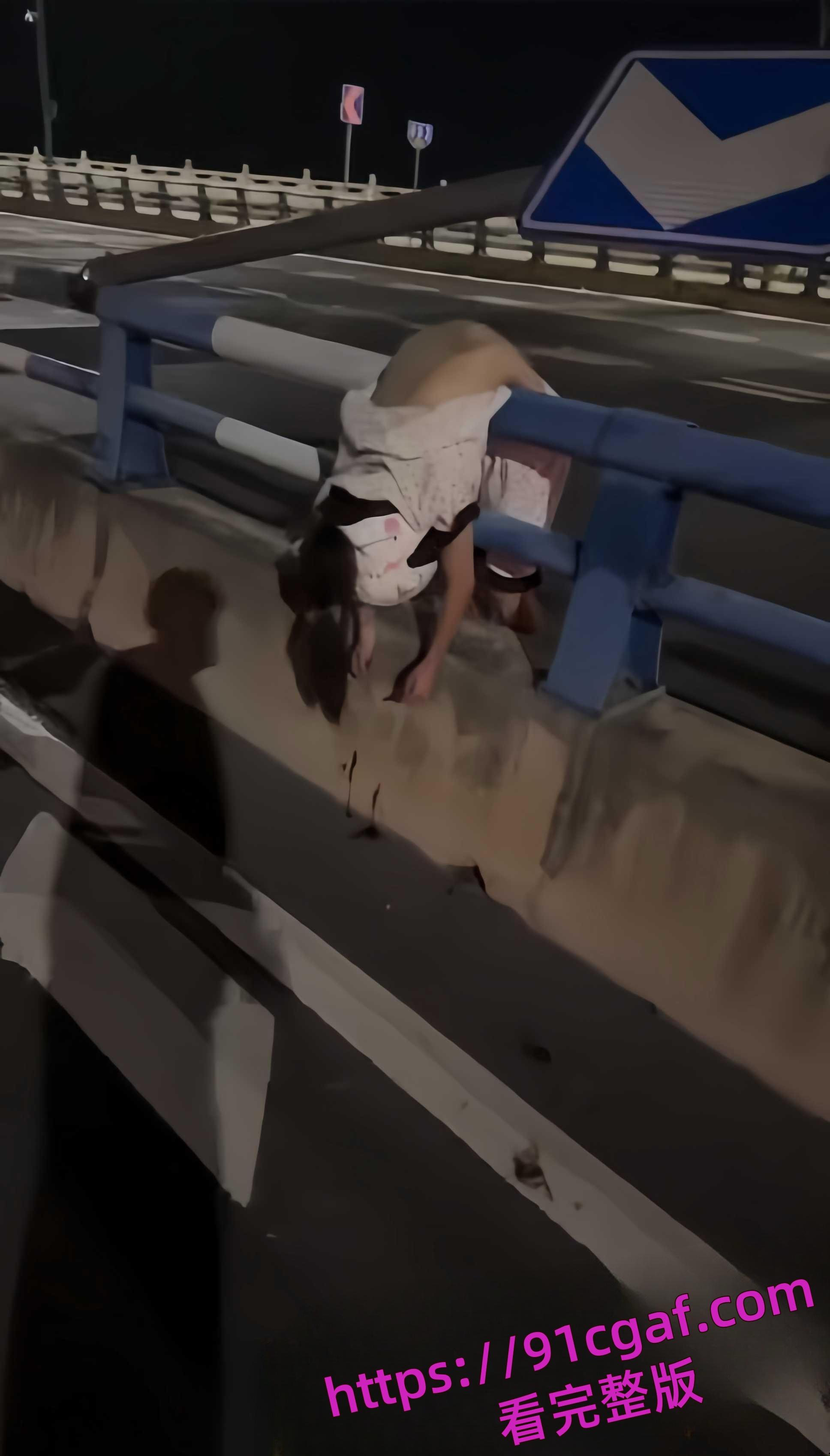 重庆江北摩托车祸惨剧 精神小伙驾驶摩托带妹 超速行驶飙车不慎摔车二人当场死亡！-2