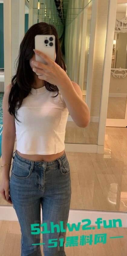 长腿御姐【大美美】模特身材极品少妇，老公离婚后放飞自我到处约炮大哥，网上贩卖自拍视频。-6