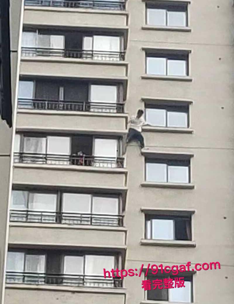 贵阳市花果园高楼惊现蜘蛛侠！ 心理素质牛逼 结局封神！看完女主才知道为啥这么牛了！-10