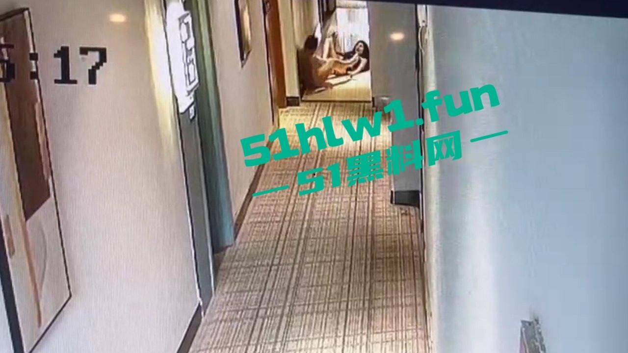 大神附近约炮长腿学生妹，因为鸡巴太大太猛，给小姐姐操跑了，还被强行拉回来继续操，小姐姐直接选择报警。-7