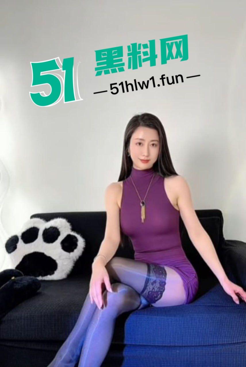 抖音23万粉网红【又是我】专属福利翻车，情趣旗袍肉丝高跟，自慰画面让粉丝炸锅！-11