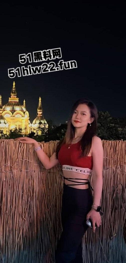 中国石油天然气集团【杨溢】出轨约炮视频被曝光，海外留学硕士兼党员先锋用大奶给情夫乳交最后舔精那一下骚爆了！-7